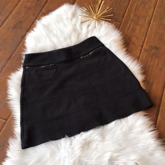 Athleta Dresses & Skirts - Athleta Skirt - Size Small